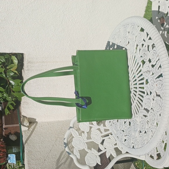 Dooney &Bourke - Picture 3 of 7